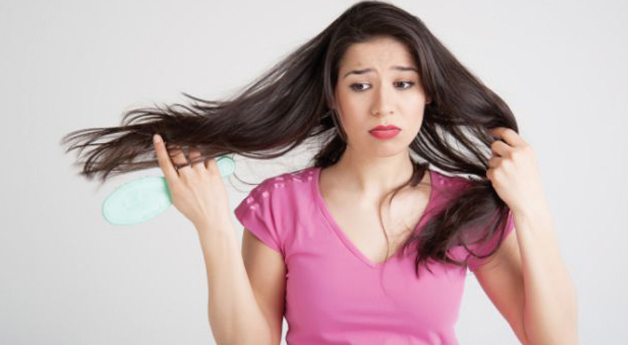 7 Ways to Reduce Hair Loss for Women