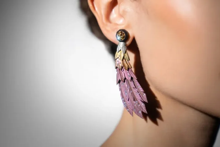 Circle Chain with Wings